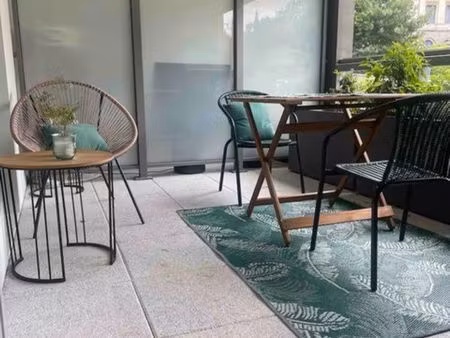 t2 avec parking intérieur et loggia