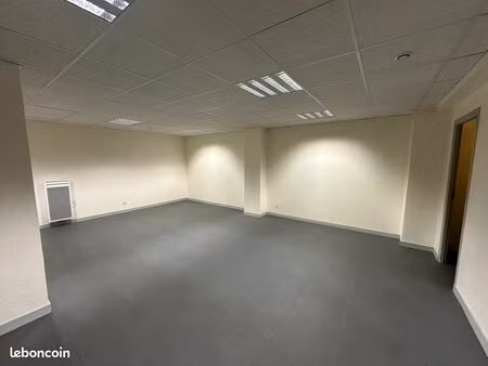 bureaux (181m2) idéalement situés entre centre-ville et axes de circulation