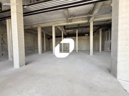 local d'activité 2 287 m²