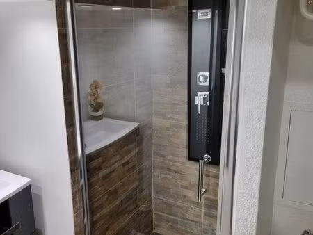 location studio meublé