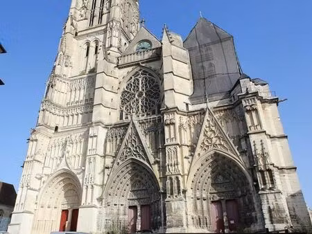 immeuble 9 pièces 374 m²