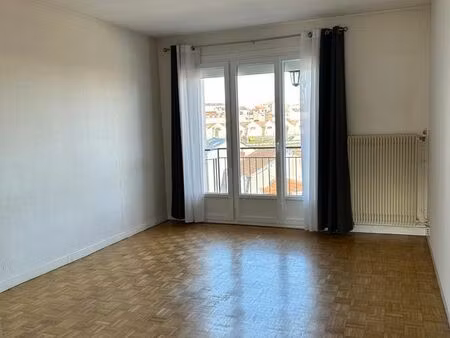 appartement t3 avec balcon  garage et cave