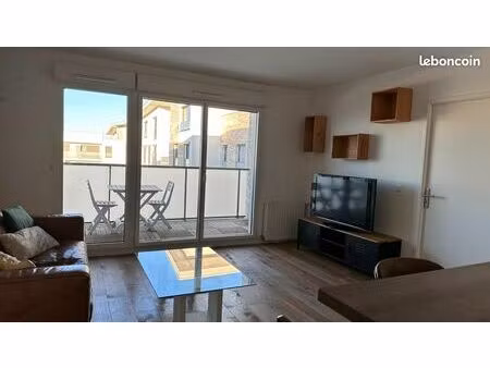 t2 meublé 45 m² avec balcon et parking – écoquartier charles renard – st cyr l'ecole