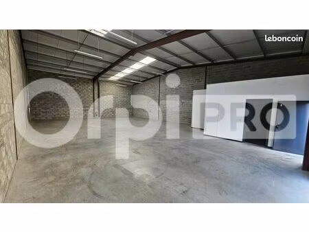 local d'activité 210 m²