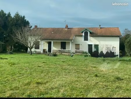 maison rénovée 126 m2 et 2400 m2 de jardin