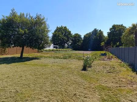 terrain 710 m² sainte flaive des loups