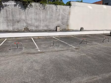 places de parking sécurisée  saint fuscien / bd de saint-quentin / henriville (à amiens)