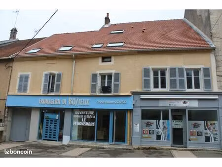 location local commercial