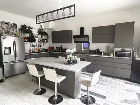 maison 6 pièces 150 m²