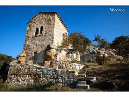 petit pigeonnier restauré sur 2200 m2 de terrain
