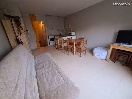 studio port de plaisance