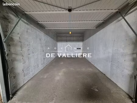 parking/box 14 m² nanterre