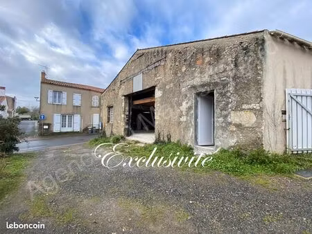 grange 1 pièce 90 m²