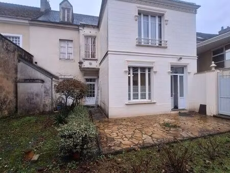maison 10 pièces 270 m²