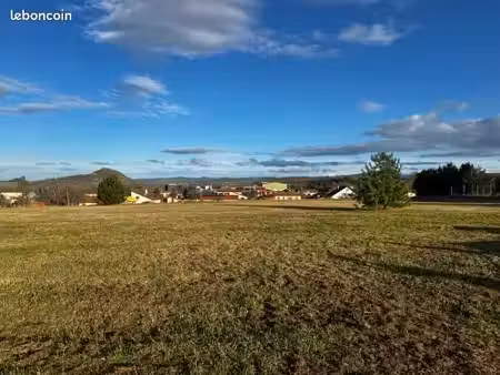 terrain 715 m² saint germain lembron