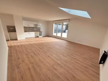 location appartement 4 pièces 100 m² à bruguières (31150)  1 082 €