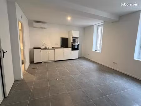 studio 1 pièce 28 m²