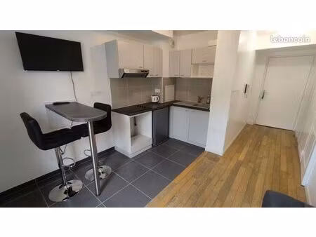 t2 meublé avec cave et parking – gare à pied