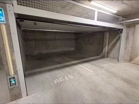 double box d’environ 30m2 à 3 minutes du grand leclerc