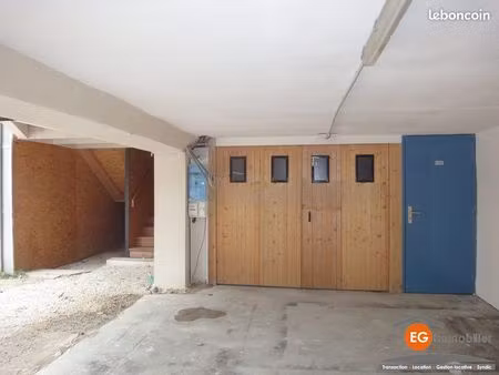 parking/box 22 m² valréas