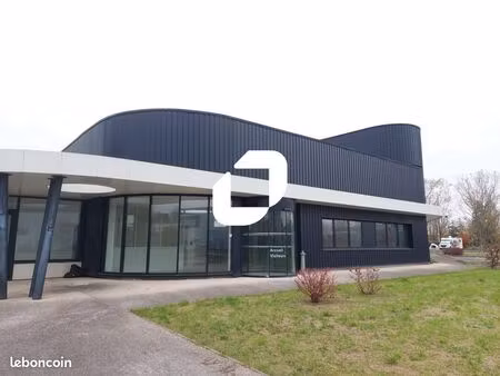 local d'activité 2 486 m²
