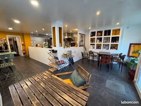 tb local pro 78m2 axe très passant