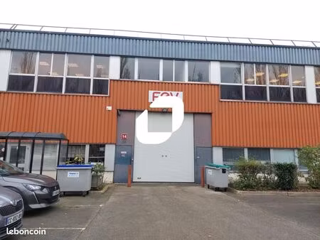 local d'activité 1 724 m²