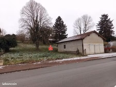 vends terrain constructible plein centre à st. denis de cabanne (42750)