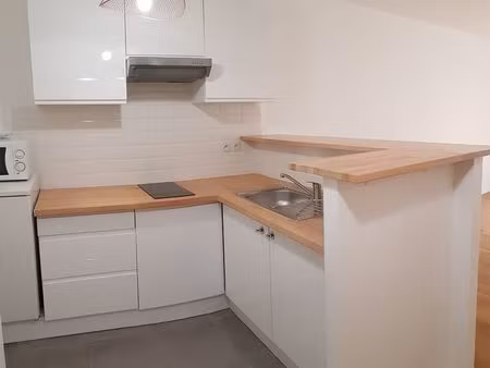 2 pièces meublé ou vide de 50 m²  rénové en 2020  situé au 2ᵉ étage d'une jolie résidence