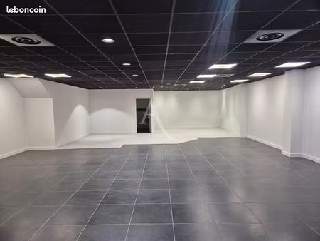 local commercial 230 m²