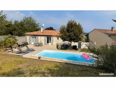 maison familiale entièrement rénovée avec piscine