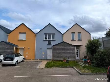 maison récente t3 mitoyenne de 2011 - 2 chambres