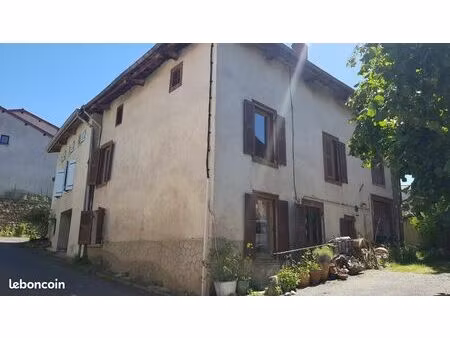 charmante maison de village : dore-l'eglise