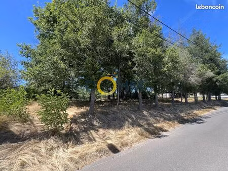 terrain 1136 m² ambert