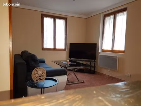 t3 meublé - rer a 10min en bus