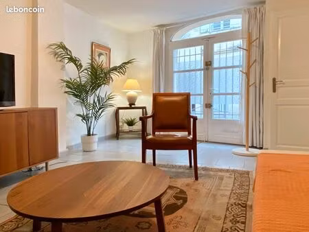 intramuros carmes – t2 bis meublé de charme  pierres & poutres  calme