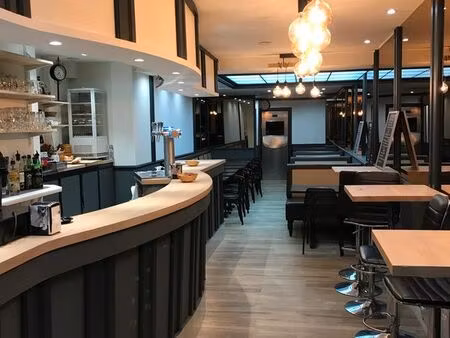 bar brasserie licence 4 avec appartement - terrasse - parking