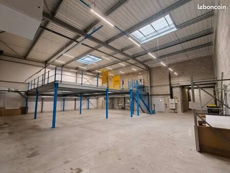 local commercial à louer (bureau + atelier + entrepôt)