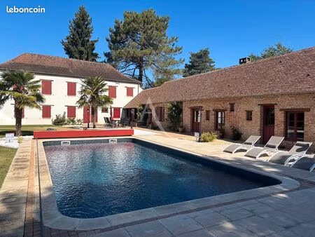 propriété 9 pièces 307 m²