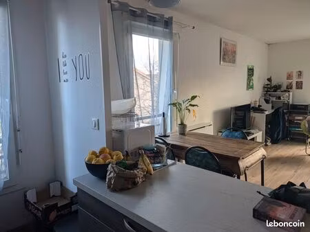 particulier vend: t3 lumineux double garage – secteur calme