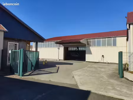 local industriel 594 m²