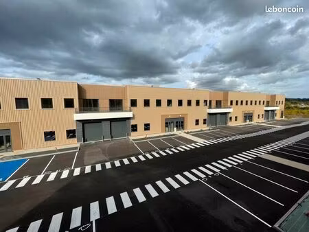 local d'activité 3 602 m²