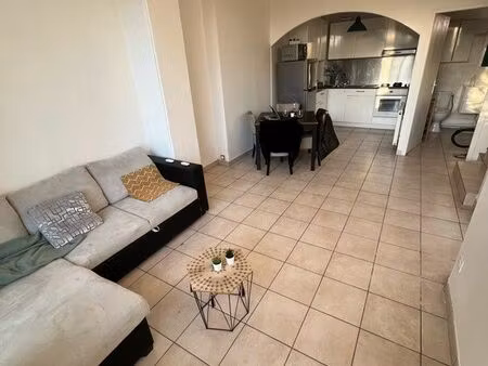 appartement t2 39m2 bron roosevelt + parking