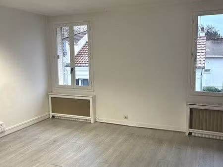 bureaux 120m2 cloisonnés le raincy centre-ville