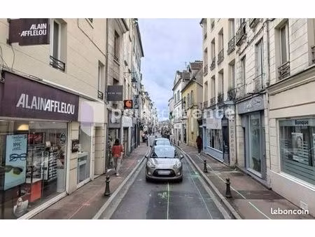 commerce beauté/coiffure 38 m²