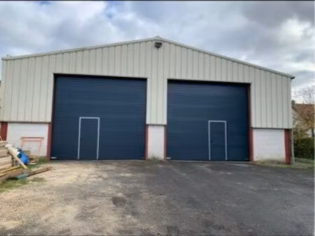 grand entrepôt 550m2 de stockage dispo de suite