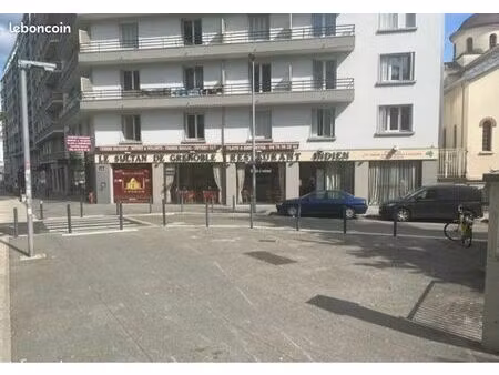 grand local commercial / bureaux – 300 m²