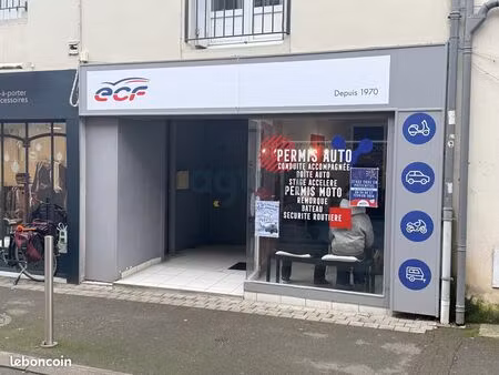 local commercial 47 m² montaigu-vendée