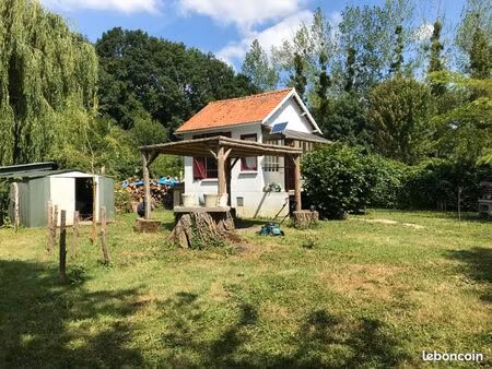 terrain de loisir en bord de sarthe