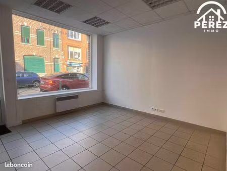 local commercial 44 m² comines